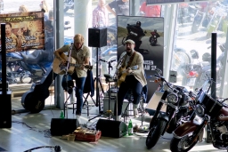 Duo Dudes beim Harley Open House St. Pölten 14.04.2018